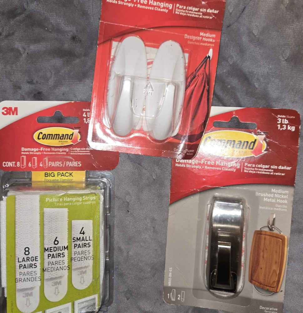 Command White Adhesive Strips and Hooks Set